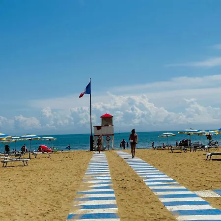 Дом отдыха Perla By The Sea